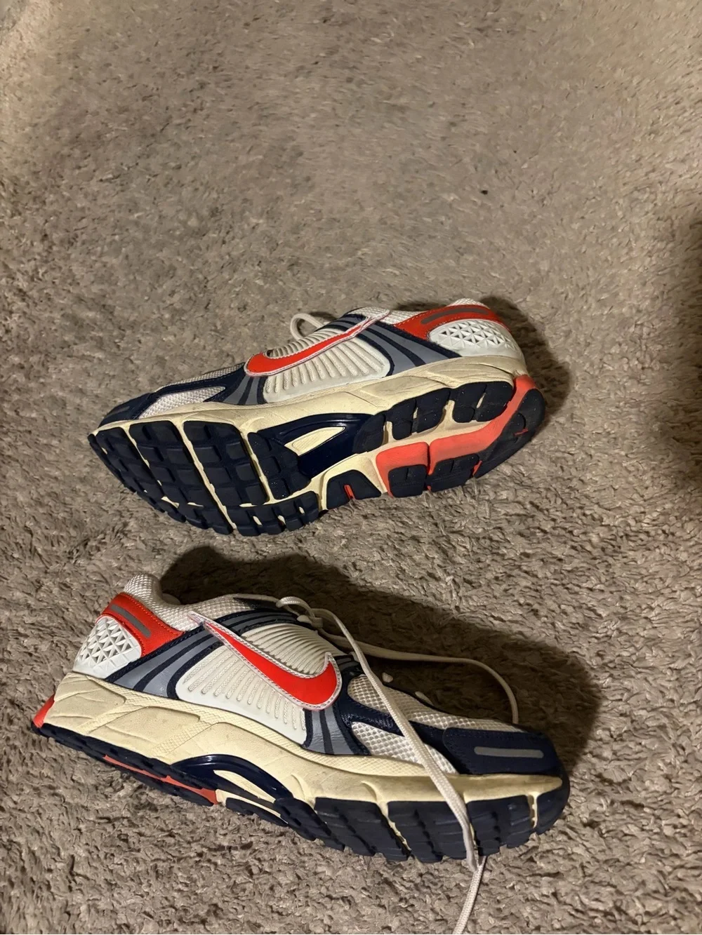 Men’s pre owned size 11.5 Nike Vomero 5 Team USA red white blue